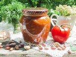 Фасоль с морковью в томатном соусе