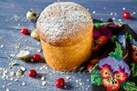 Пасхальный кулич с имбирными цукатами и клюквой